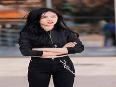 吴宣仪淡蓝色礼服